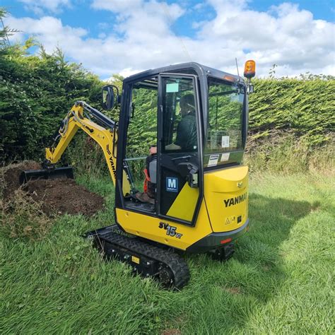 1.5 t digger|1.5 tonne digger hire price.